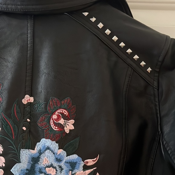 ✨Reduced NWOT LANE BRYANT faux leather moto jacket, embroidery, embellish - Plus - Picture 10 of 15